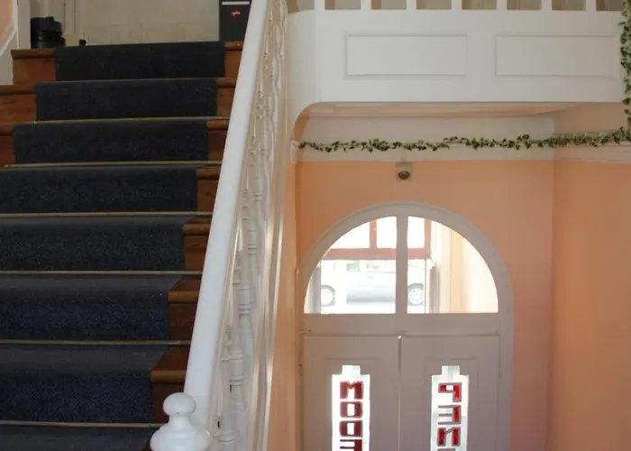 Guest house Residencial Moderna Figueira da Foz