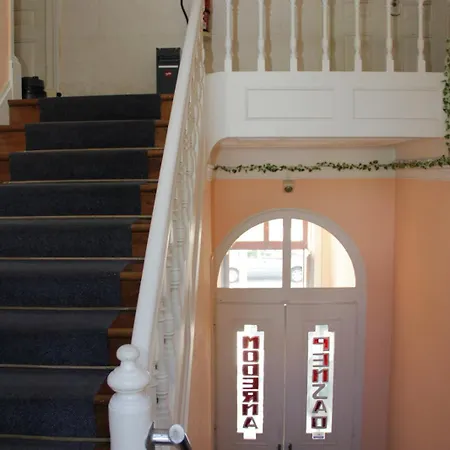 Guest house Residencial Moderna Figueira da Foz