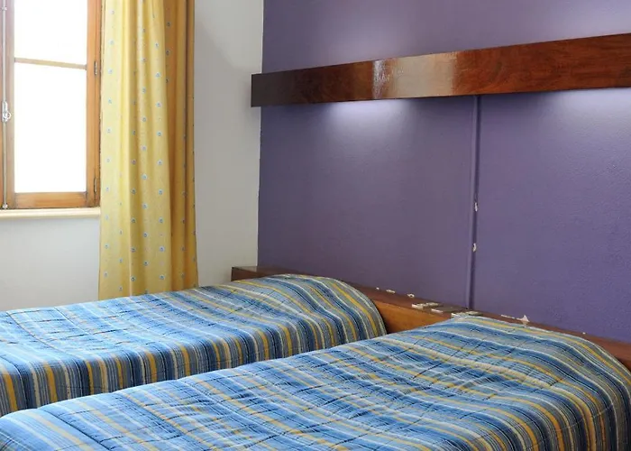 Residencial Moderna بيت ضيافة فيغيورا دا فوز